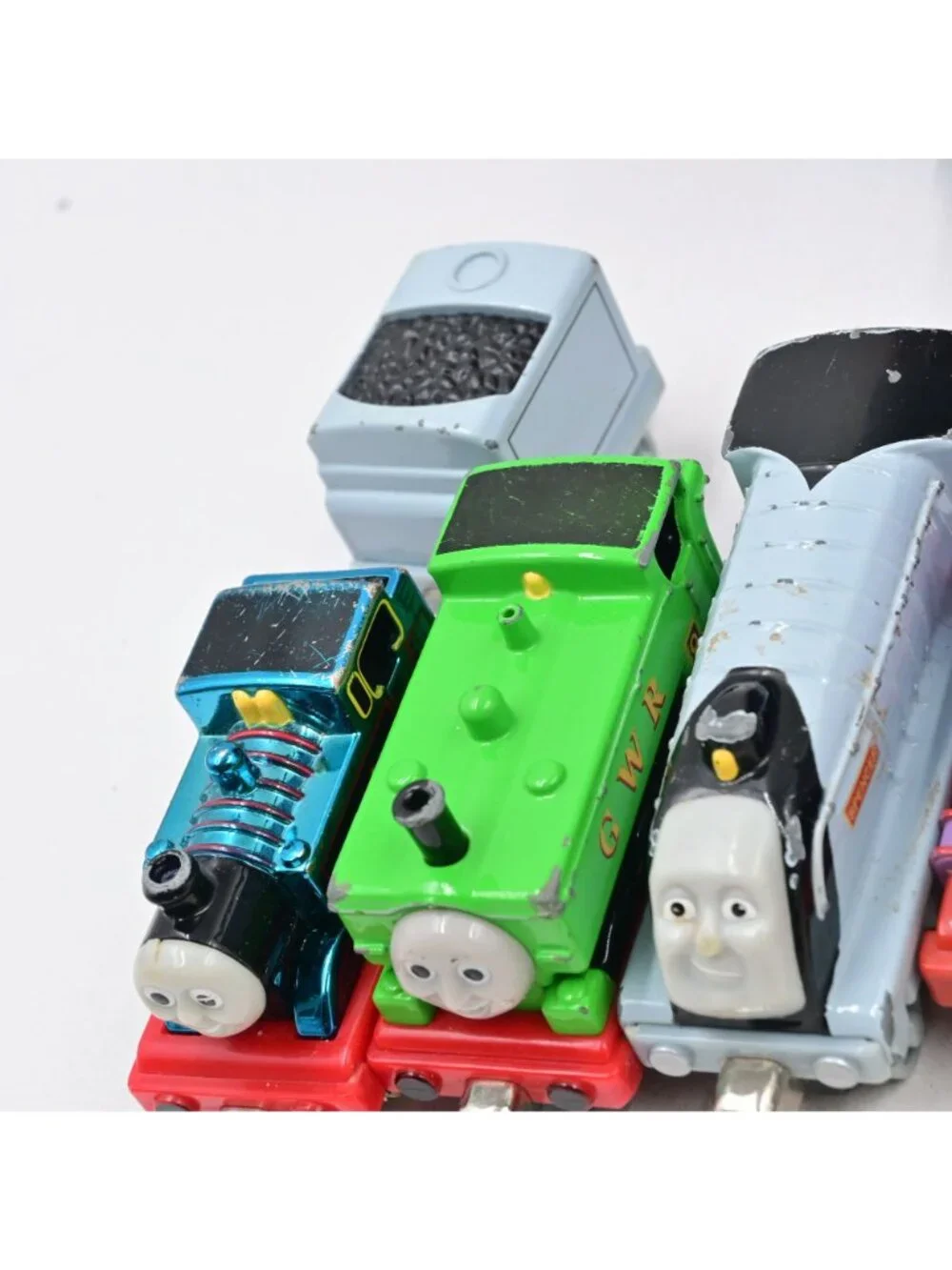 Thomas The Train Tank Engine Take Along Carrying Case W/ 13 Engines & 6 Cars